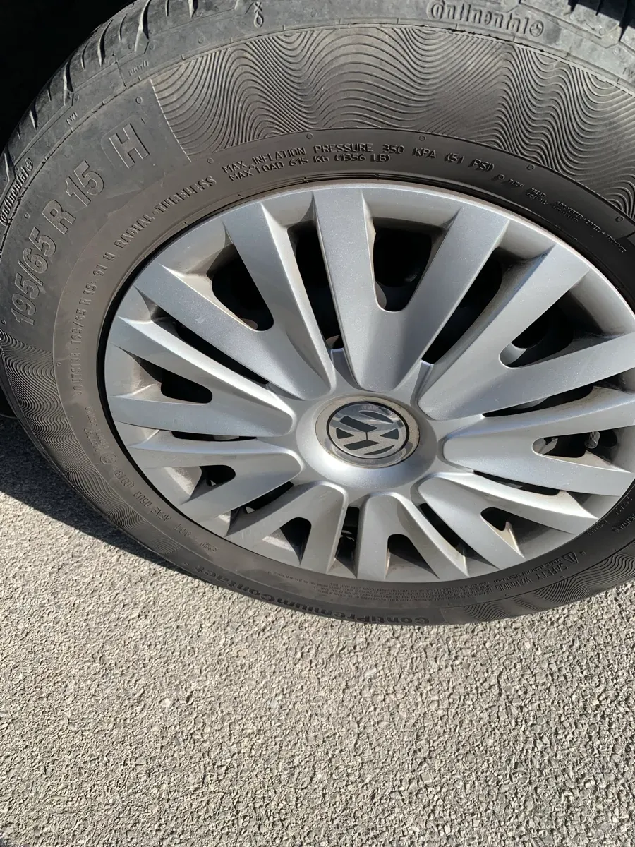 Volkswagen Golf 2010 photo 2