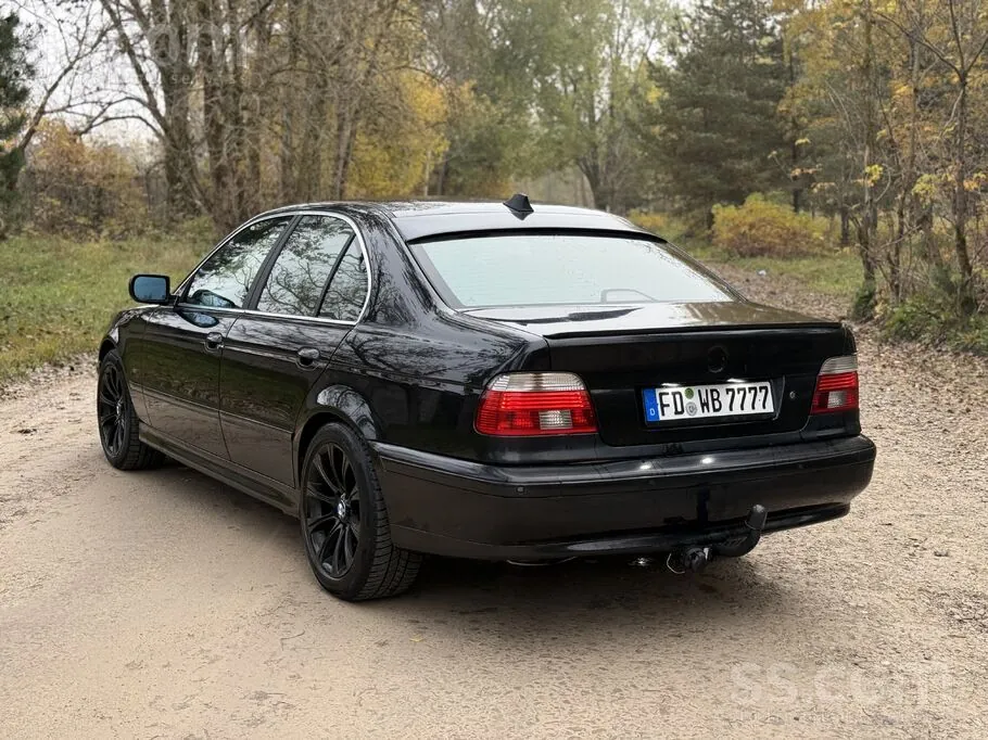 BMW E39 2001 photo 5