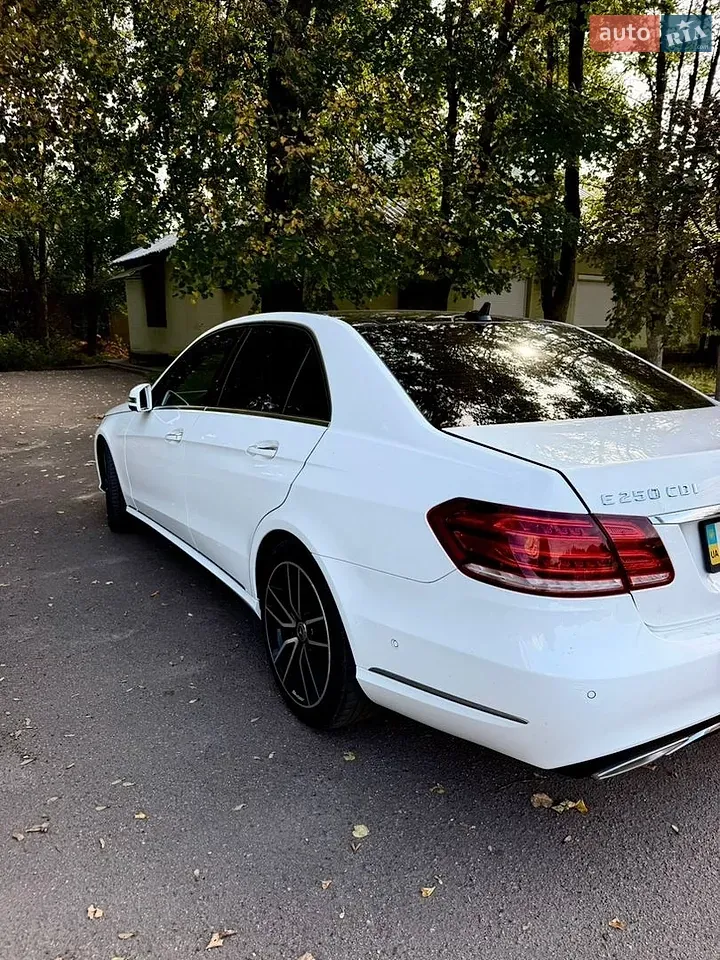 Mercedes-Benz E-Class 2014 photo 5