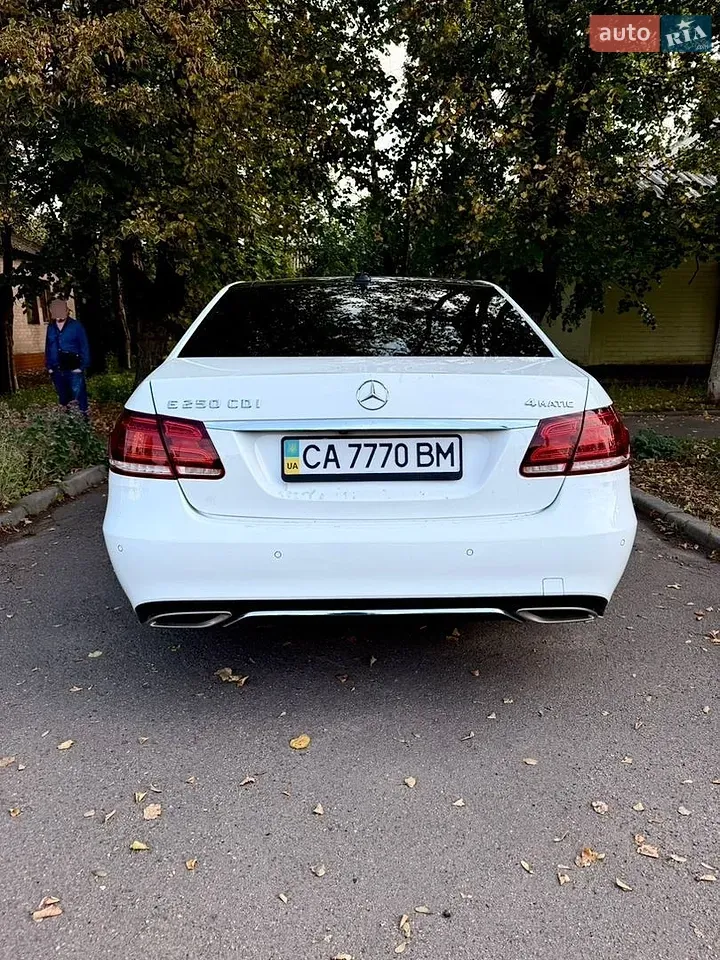 Mercedes-Benz E-Class 2014 photo 4