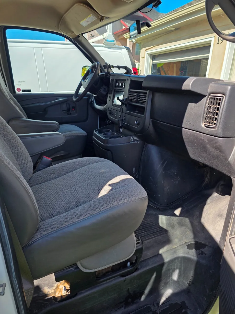 Chevrolet Express 2014 photo 2