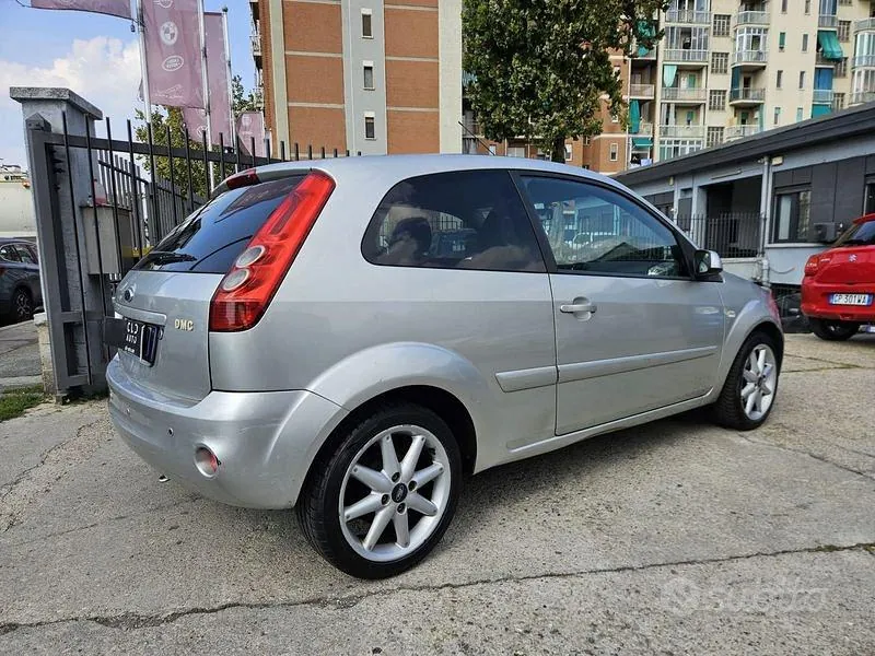 Ford Fiesta 2008 photo 4