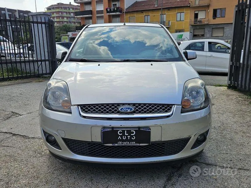 Ford Fiesta 2008 photo 2