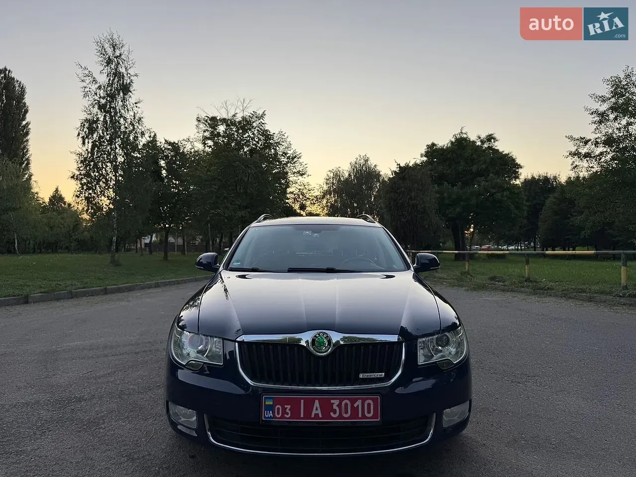 Skoda Superb 2012 photo 4