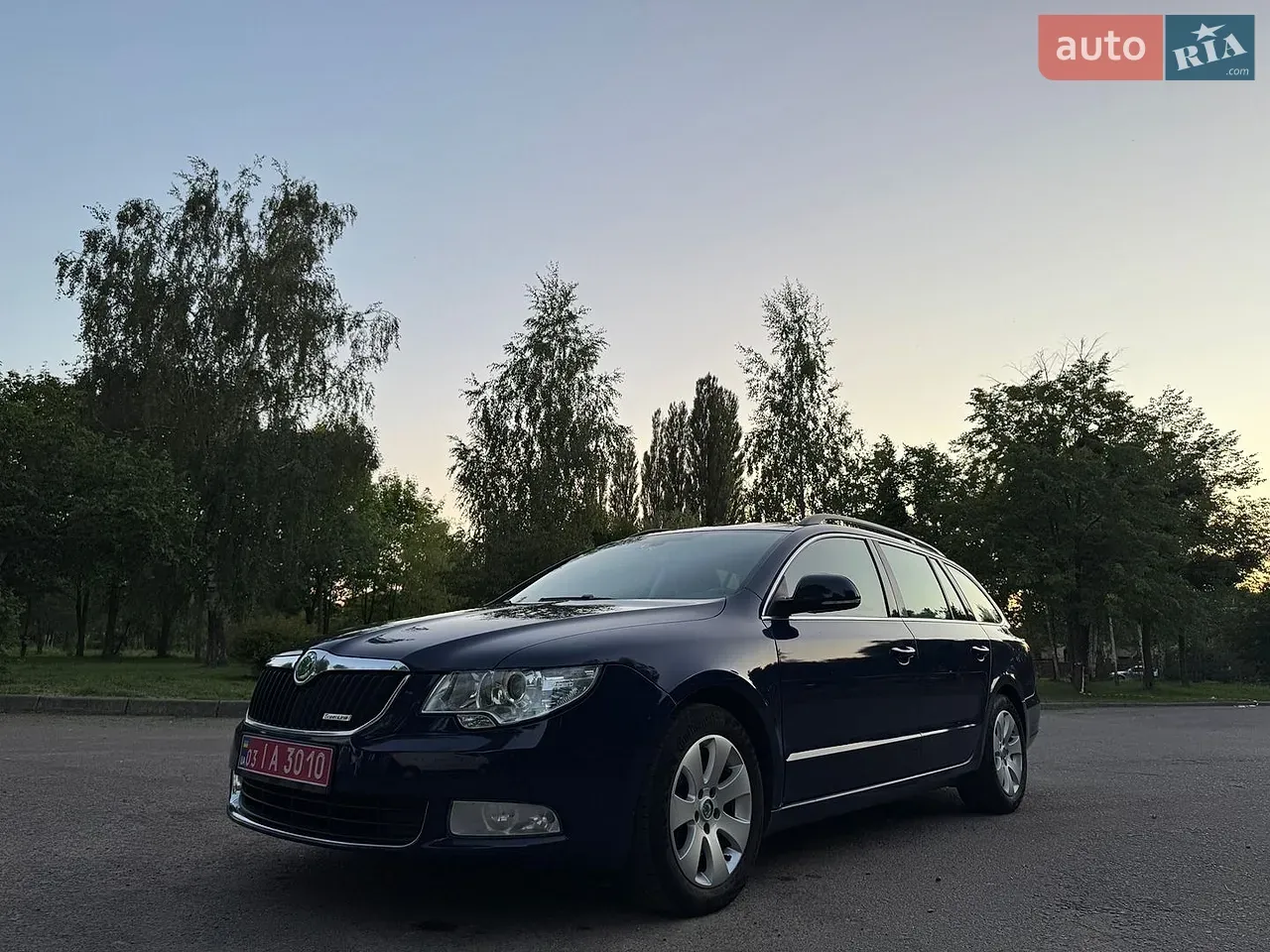 Skoda Superb 2012 photo 2