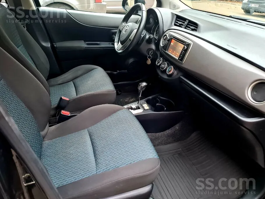 Toyota Yaris 2012 photo 4