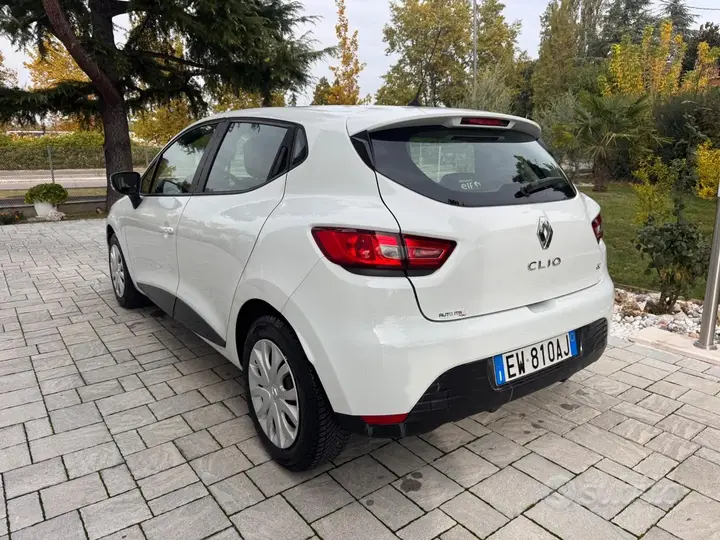 Renault Clio 2014 photo 4