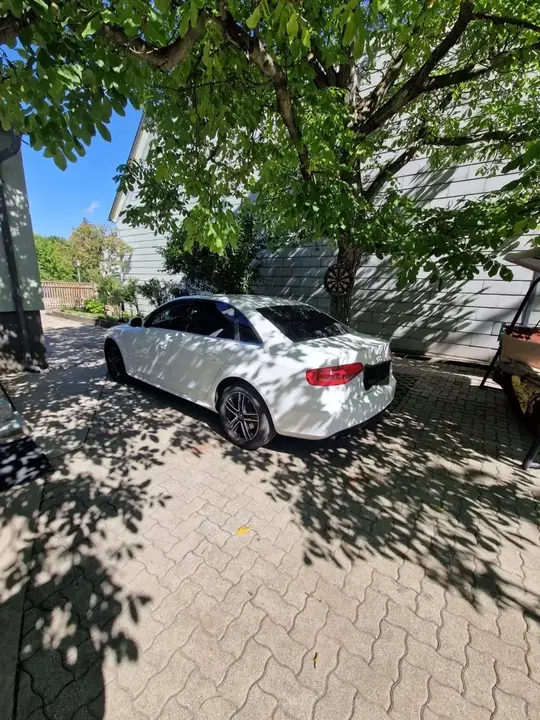 Audi A4 2014 photo 2