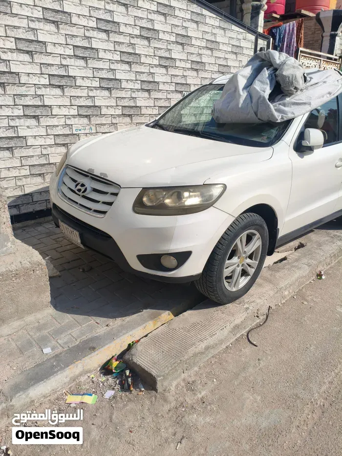 Hyundai Santa Fe 2012 photo 2