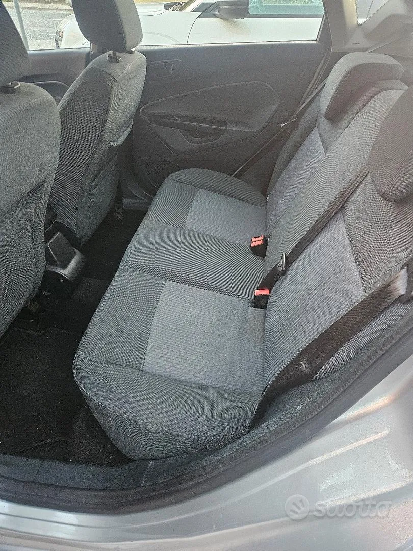 Ford Fiesta 2011 photo 5