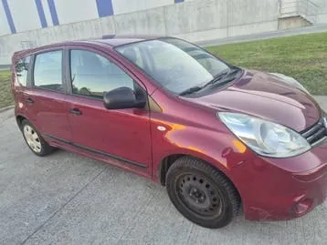 Nissan Note 2012 photo 2