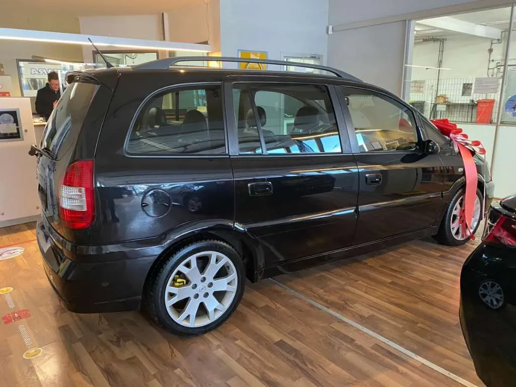 Opel Zafira 2003 photo 2
