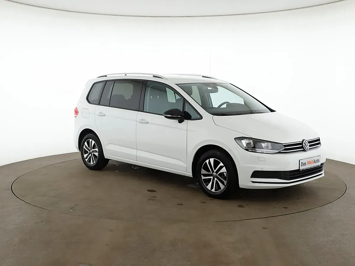 Volkswagen Touran 2025 photo 2