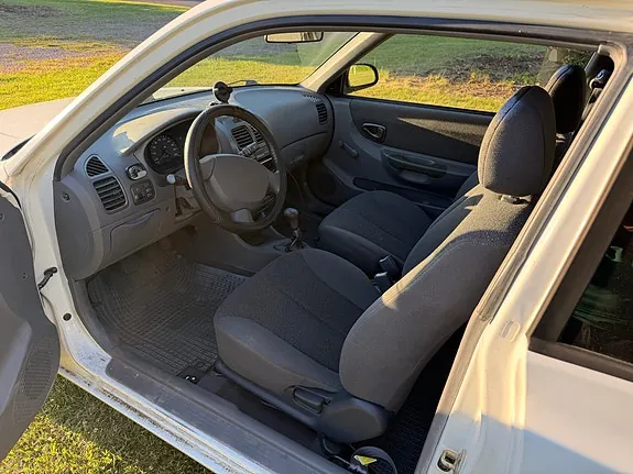 Hyundai Accent 2000 photo 5