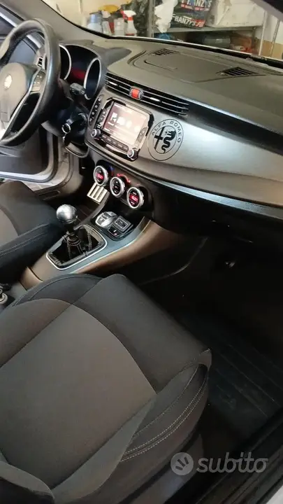 Alfa Romeo Giulietta 2014 photo 5