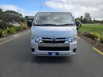 Toyota Hiace 2022 photo 3