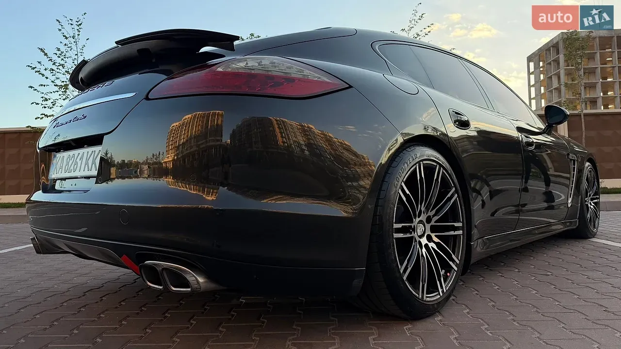 Porsche Panamera 2010 photo 2