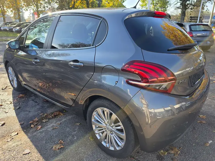 Peugeot 208 2018 photo 4