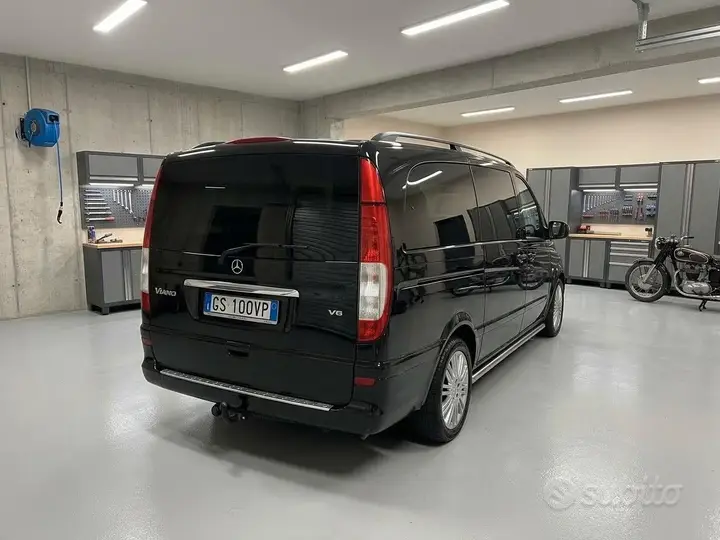 Mercedes-Benz Viano 2009 photo 4