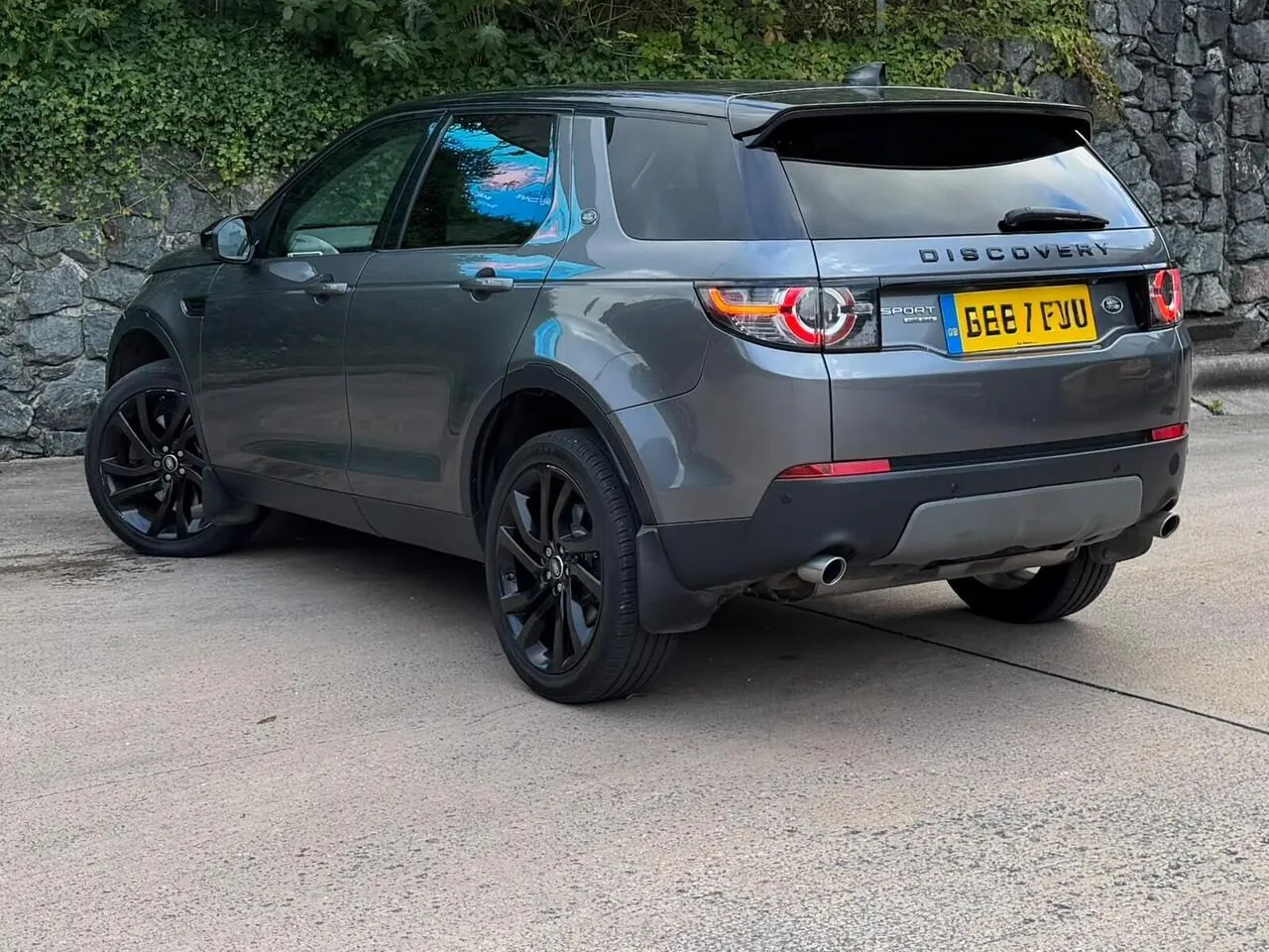 Land Rover Discovery Sport 2017 photo 3