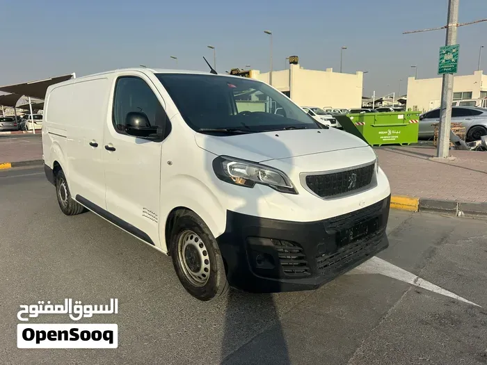 Peugeot Expert 2022 photo 2