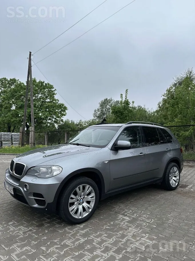 BMW X5 2011 photo 2