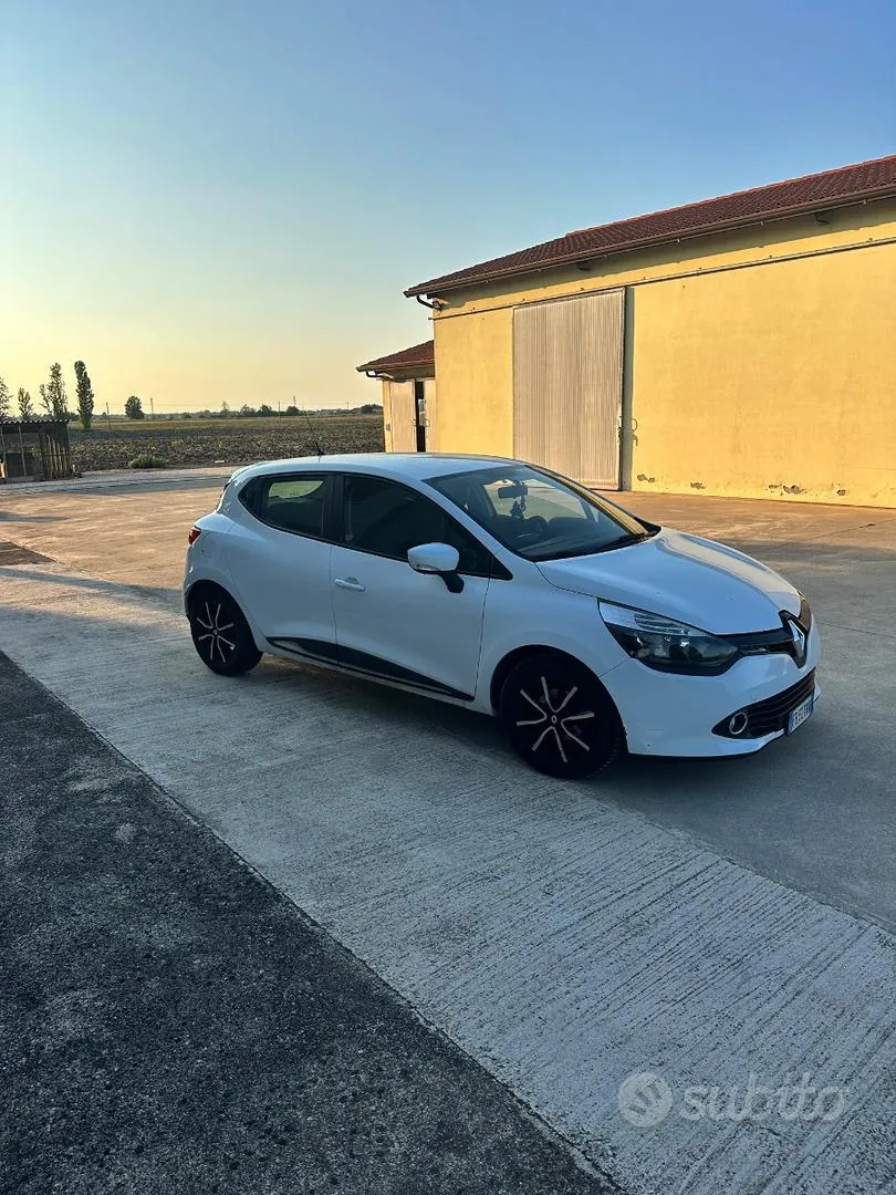 Renault Clio 2016 photo 2