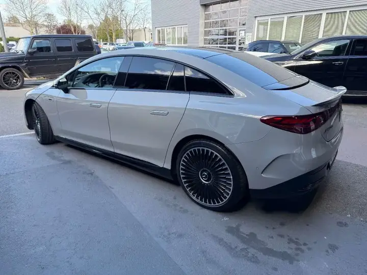 Mercedes-Benz Eqe