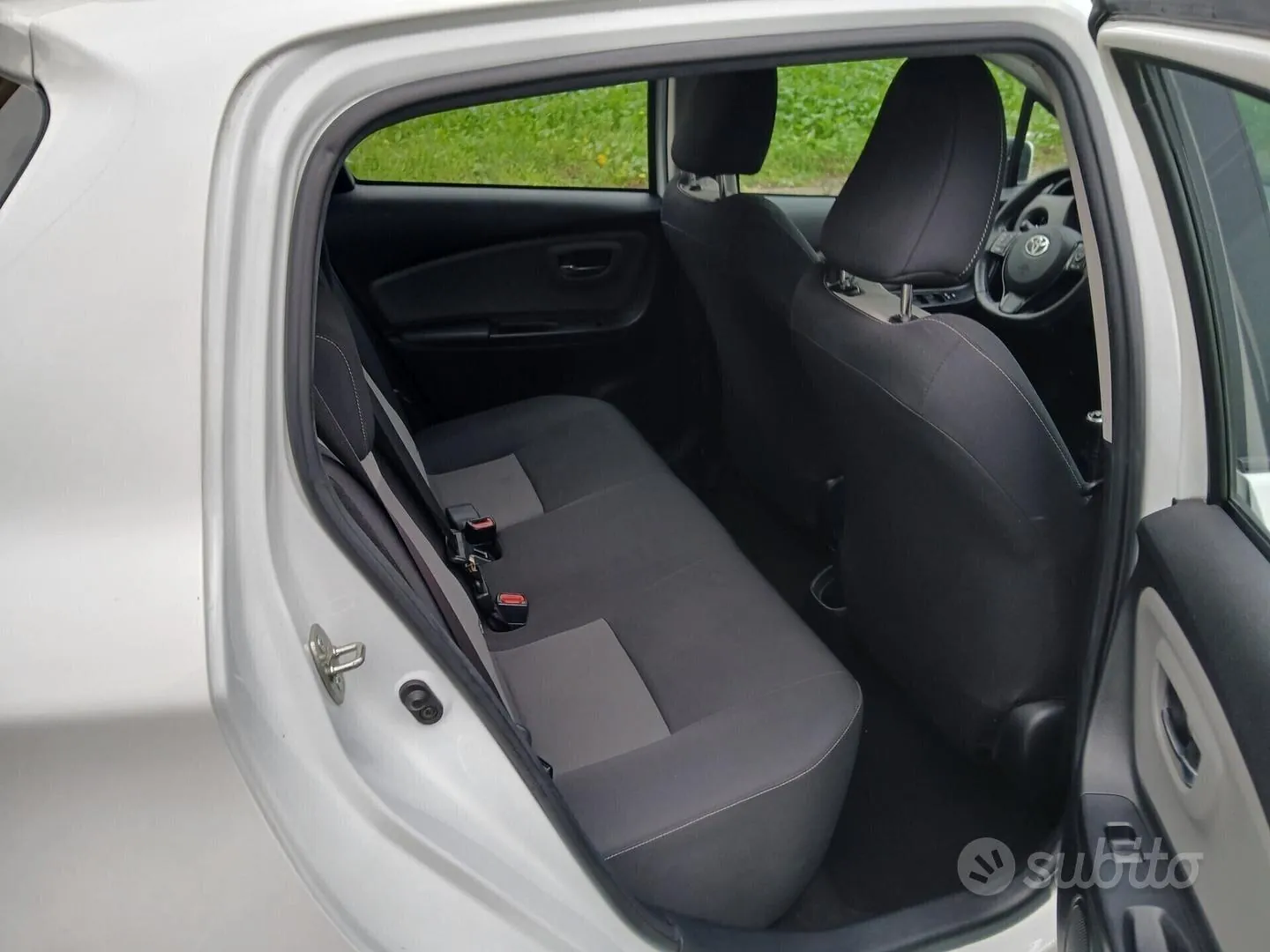 Toyota Yaris 2017 photo 4