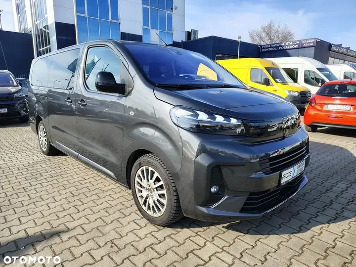 Peugeot Traveller