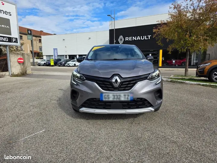 Renault Captur 2023 photo 2