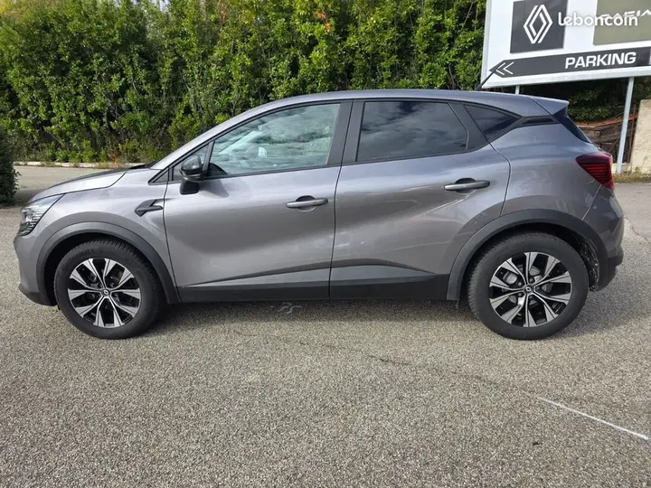 Renault Captur 2023 photo 4