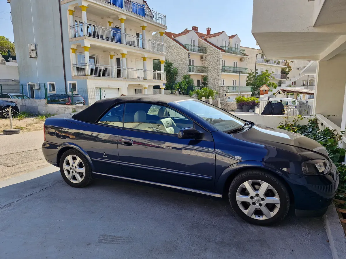 Opel Astra 2002 photo 2