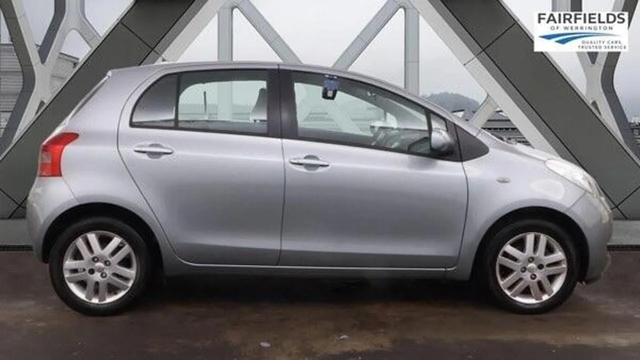Toyota Yaris 2007 photo 2