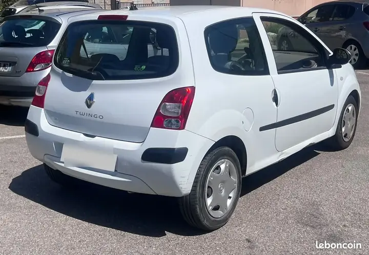 Renault Twingo 2010 photo 2