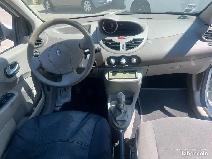 Renault Twingo 2010 photo 3