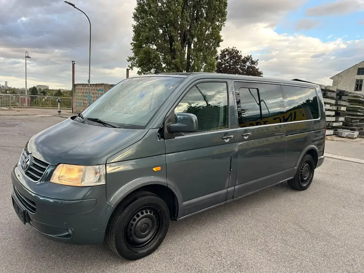 Volkswagen Caravelle 2006 photo 2