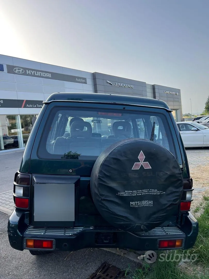 Mitsubishi Pajero 1997 photo 2
