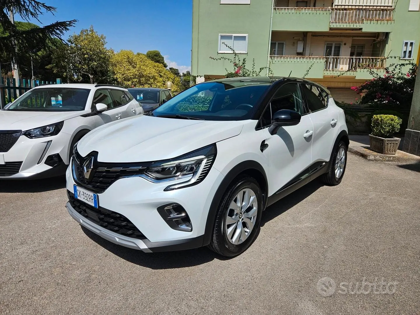 Renault Captur 2022 photo 2