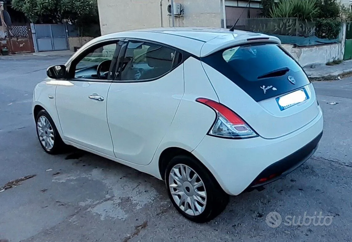 Lancia Ypsilon 2012 photo 4