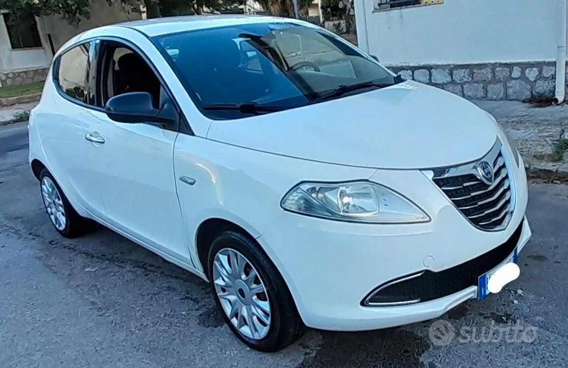 Lancia Ypsilon