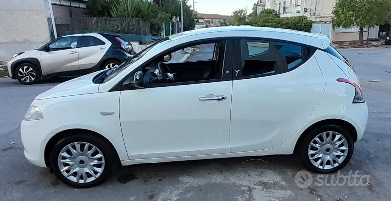 Lancia Ypsilon 2012 photo 5