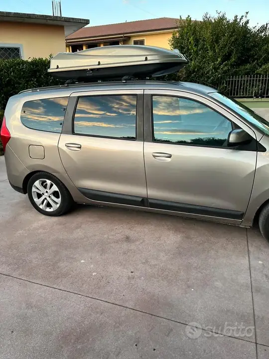 Dacia Lodgy 2012 photo 3