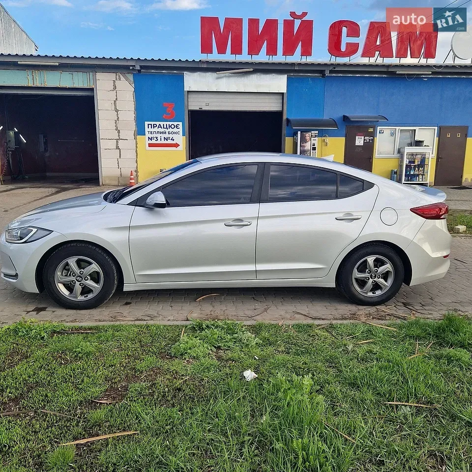 Hyundai Avante 2017 photo 4