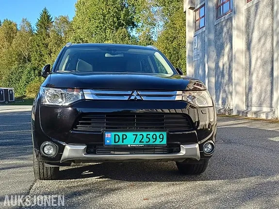 Mitsubishi Outlander 2015 photo 2