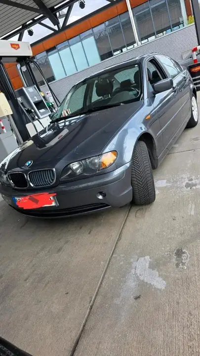 BMW 318I