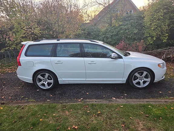 Volvo V70 2011 photo 2