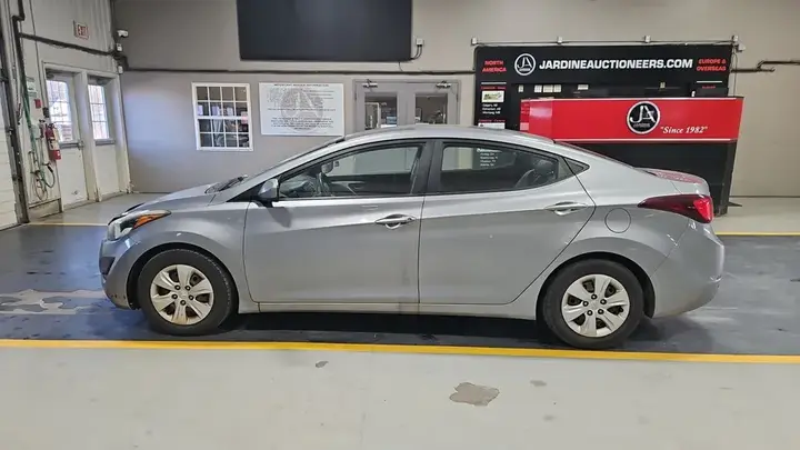 Hyundai Elantra 2016 photo 2