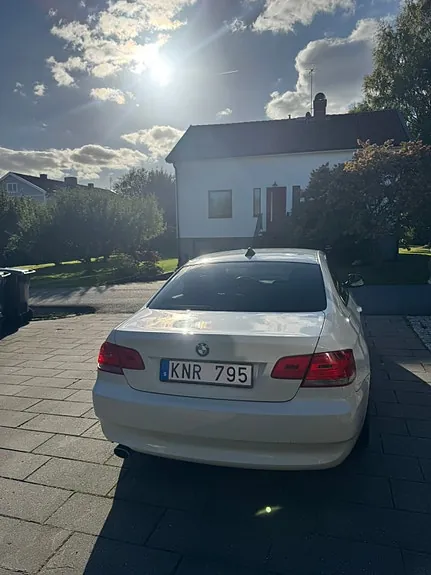 BMW 320D 2010 photo 4