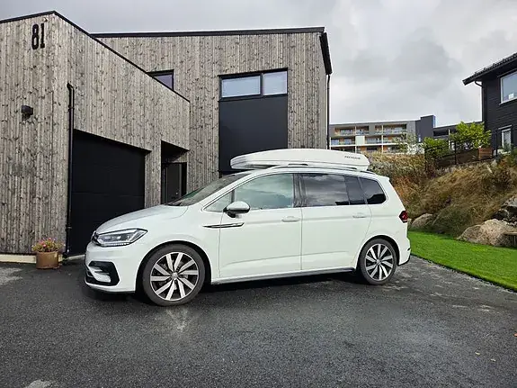 Volkswagen Touran 2019 photo 2